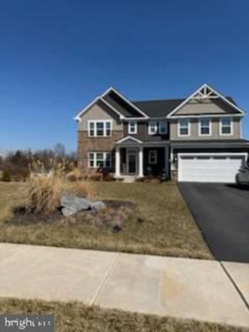 111 Decatur Cir, STEPHENS CITY, VA, 22655-5373 | Card Image