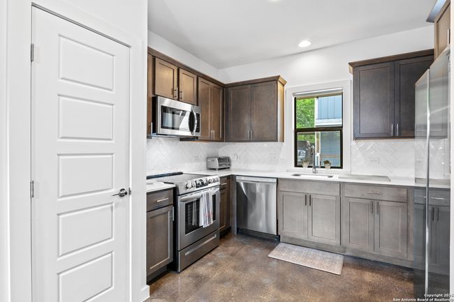 UNIT-401 - 211 Utah St, Townhouse with 2 bedrooms, 3 bathrooms and null parking in San Antonio TX | Image 15