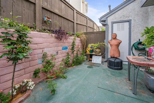 2126 King View Cir, Condo with 3 bedrooms, 3 bathrooms and 2 parking in Spring Valley CA | Image 16
