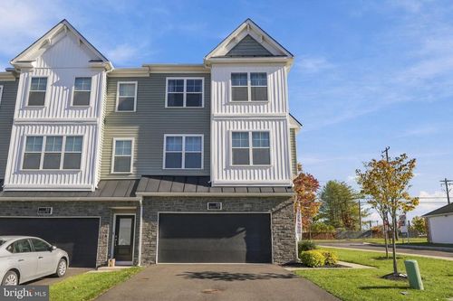 88 Becker Dr, CHALFONT, PA, 18914-3415 | Card Image