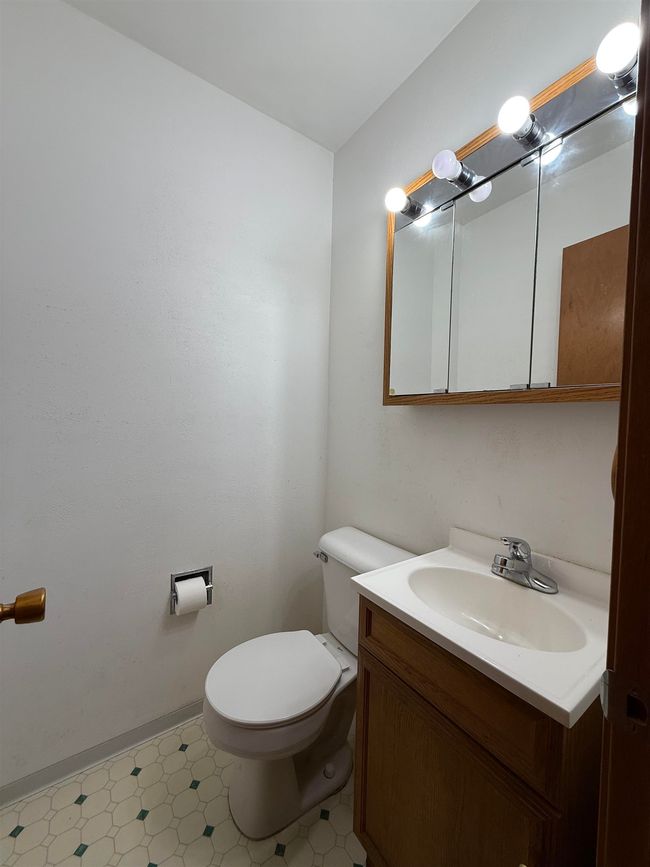 1/2 Bath | Image 11