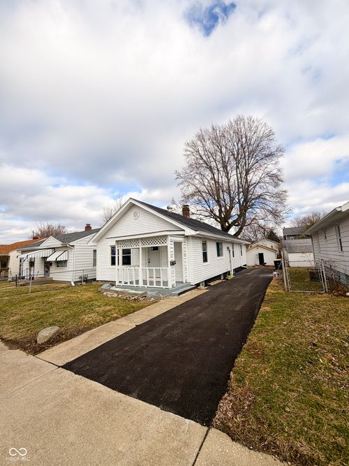 61 8th Ave, Beech Grove, IN, 46107-1503 | Card Image