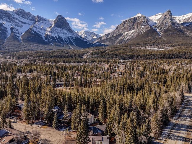 20 Pinewood Crescent, House other with 3 bedrooms, 1 bathrooms and 3 parking in Canmore AB | Image 45