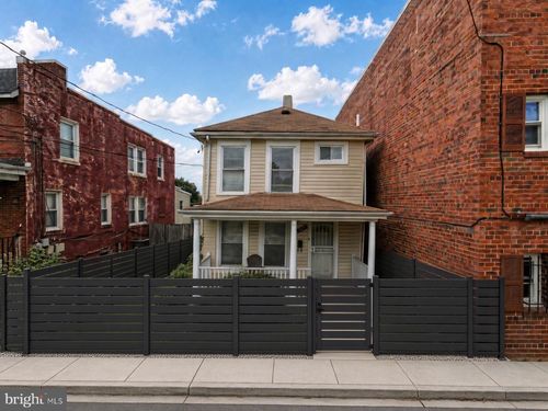 1018 45th St Ne, WASHINGTON, DC, 20019-3801 | Card Image