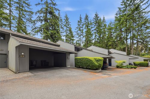232-6236 137th Pl Ne, Redmond, WA, 98052-4556 | Card Image