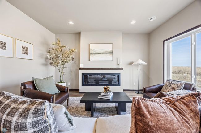 Living Room | Image 11