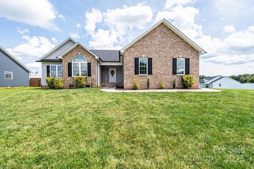 207 S 5th Ave, Maiden, NC, 28650-1729 | Card Image