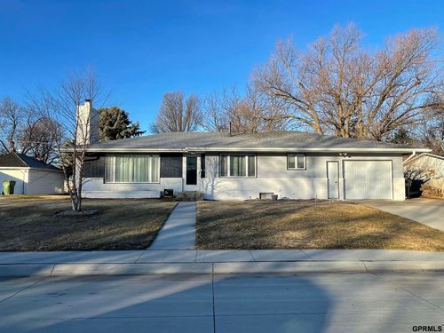 1041 11th St, Henderson, NE, 68371-8893 | Card Image