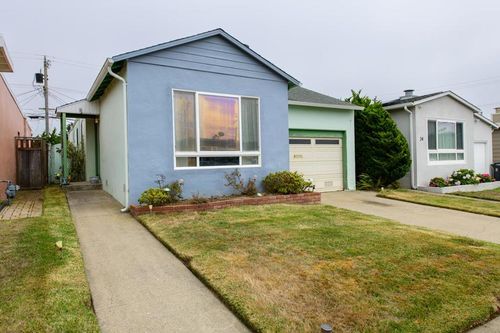 30 Rockridge Ave, Daly City, CA, 94015-3915 | Card Image