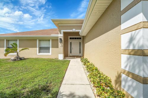 886 Se Proctor Ln, Port St Lucie, FL, 34983-2623 | Card Image