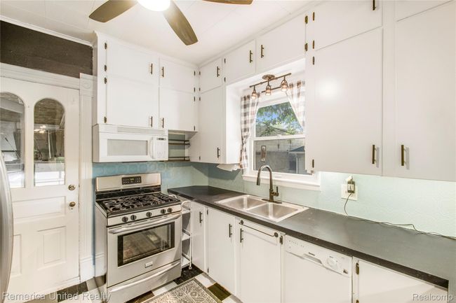 122Chestnut_Kitchen | Image 6