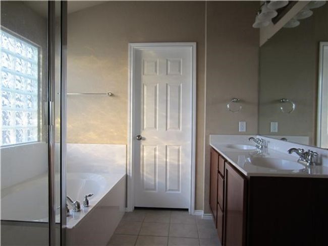 11609 Mcdows Hole Ln, House other with 3 bedrooms, 3 bathrooms and 4 parking in Austin TX | Image 12