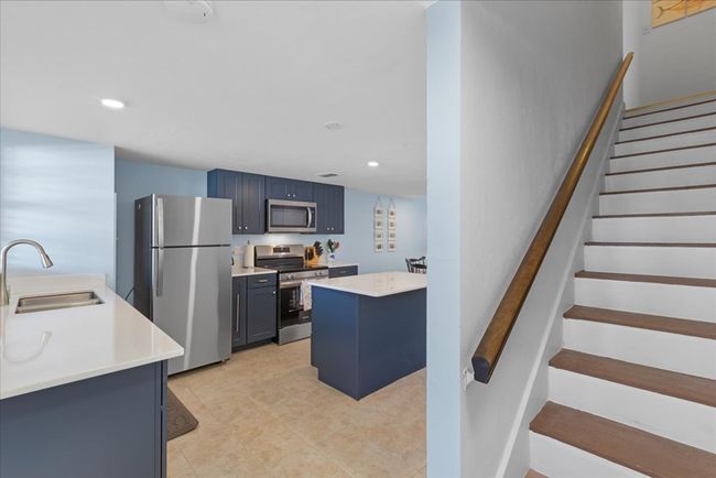 3 - 513 1 St St, Townhouse with 2 bedrooms, 2 bathrooms and null parking in CEDAR KEY FL | Image 13
