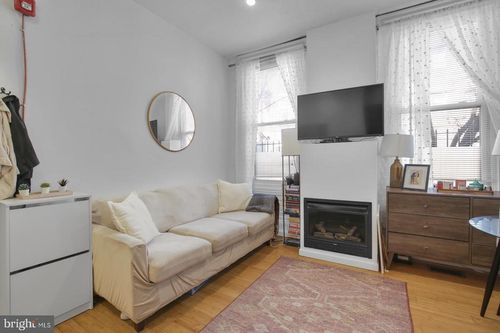 1f-619 S 16th St, PHILADELPHIA, PA, 19146-1647 | Card Image