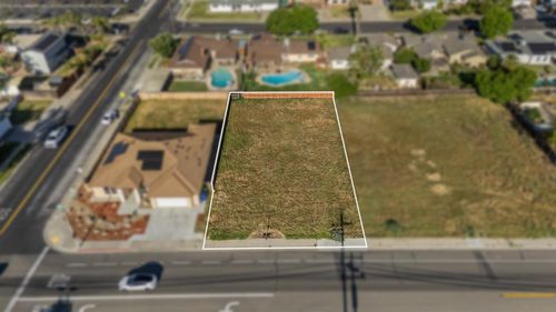 20 N Douty St, Hanford, CA, 93230 | Card Image