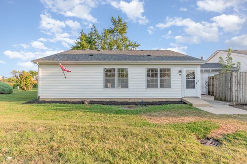 4H Fernwood Dr, Bolingbrook, IL, 60440-2917 | Card Image