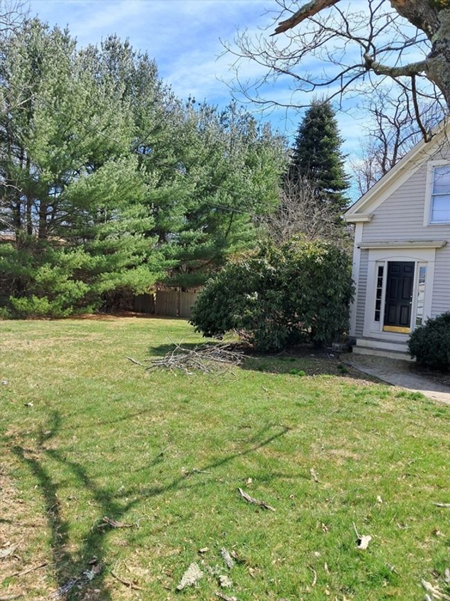 27 Hill St, House other with 3 bedrooms, 2 bathrooms and 4 parking in Raynham MA | Image 30