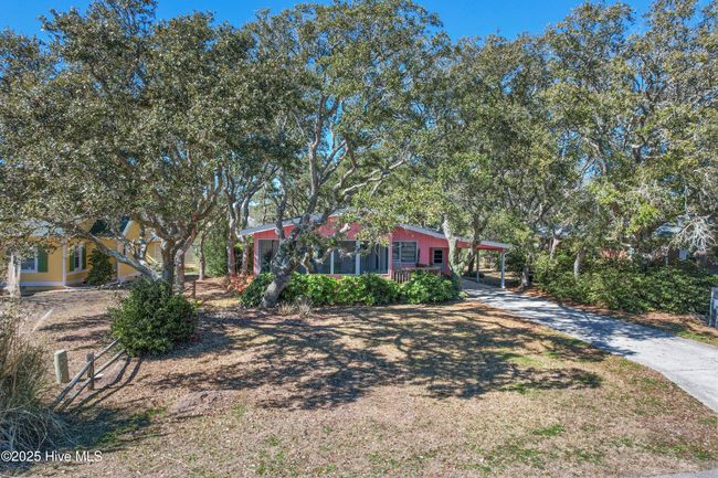 209 Sellers St, House other with 3 bedrooms, 2 bathrooms and null parking in Oak Island NC | Image 5
