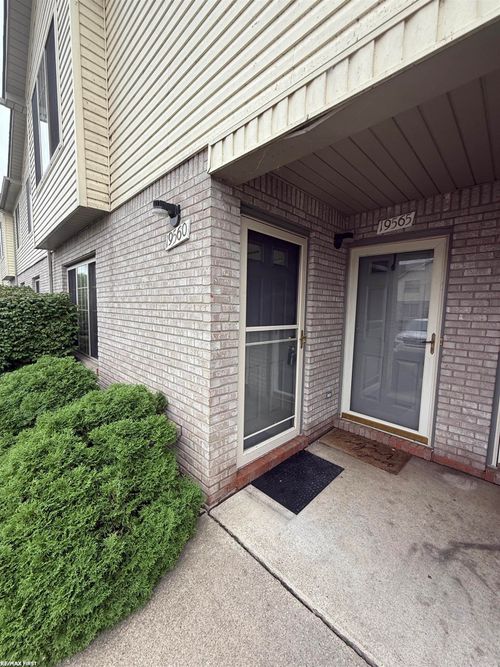 19560 Spagnuolo Lane, Roseville, MI, 48066 | Card Image