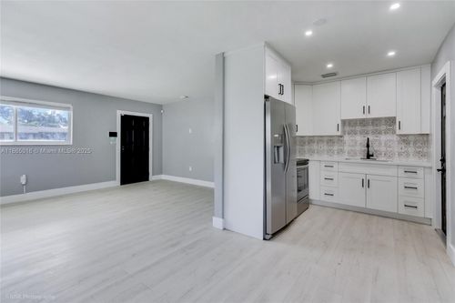 1000 N 71st Ter, Hollywood, FL, 33024-5548 | Card Image