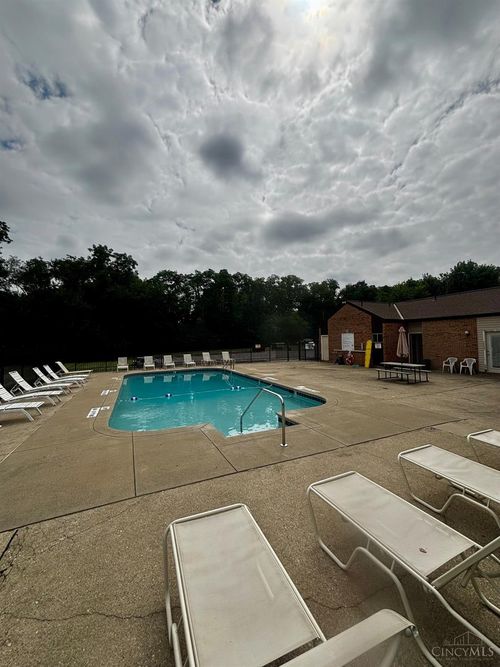 4901 Chalet Dr, Saint Bernard, OH, 45217-1452 | Card Image