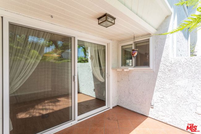 11 - 910 19 Th St, Condo with 3 bedrooms, 3 bathrooms and 2 parking in Santa Monica CA | Image 8