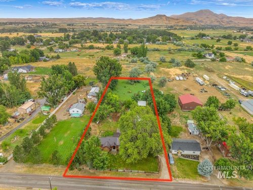 2246 E Locust St, Emmett, ID, 83617-2857 | Card Image