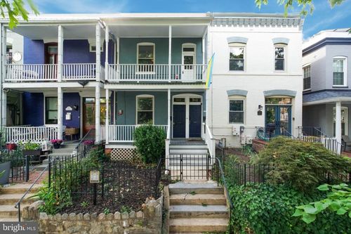 561 15th St Se, WASHINGTON, DC, 20003-3018 | Card Image