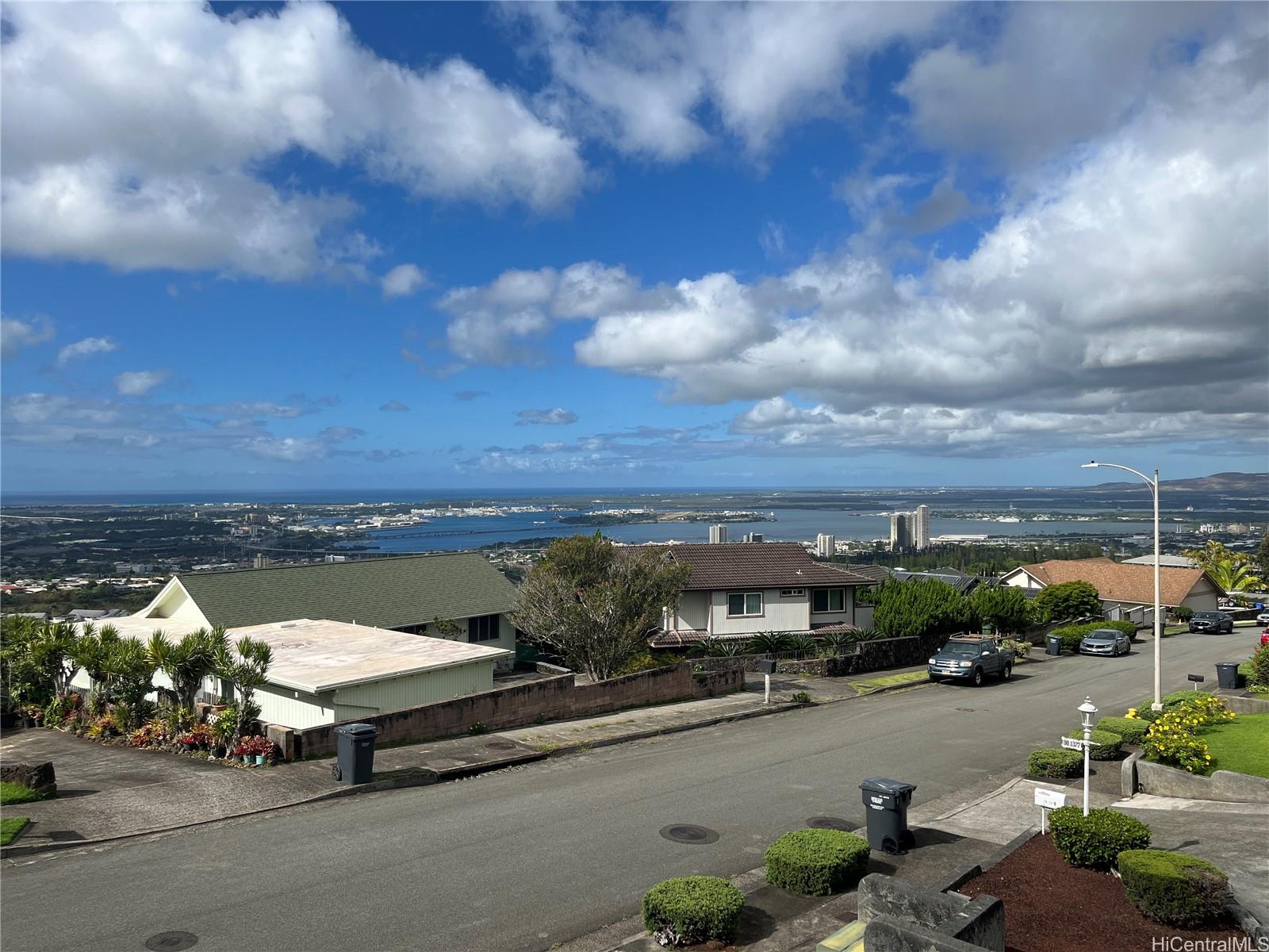 Kaonohi St, Aiea, HI 96701