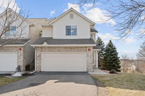 495 Pleasant Ct, Chaska, MN, 55318-3419 | Card Image