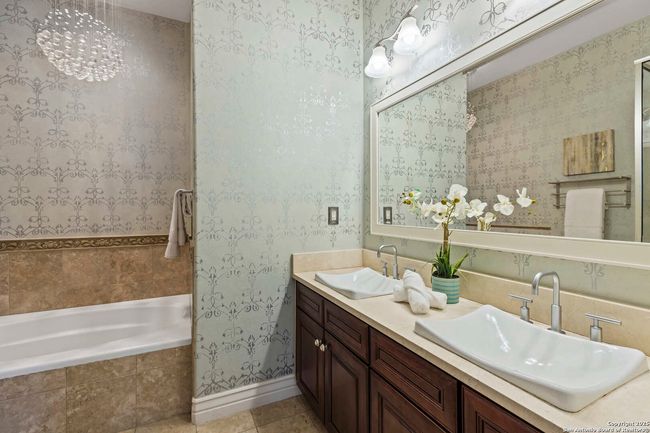APT-109 - 215 Center, Condo with 2 bedrooms, 3 bathrooms and null parking in San Antonio TX | Image 25