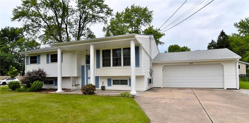 2453 Sherwin Dr, Twinsburg, OH, 44087-1339 | Card Image