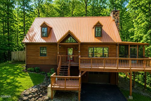2206 Castle Rise Way, Sevierville, TN, 37862-8058 | Card Image