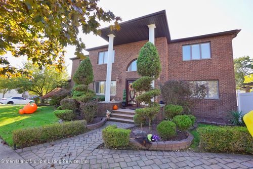 10 Clearmont Ave, Staten Island, NY, 10309-2925 | Card Image