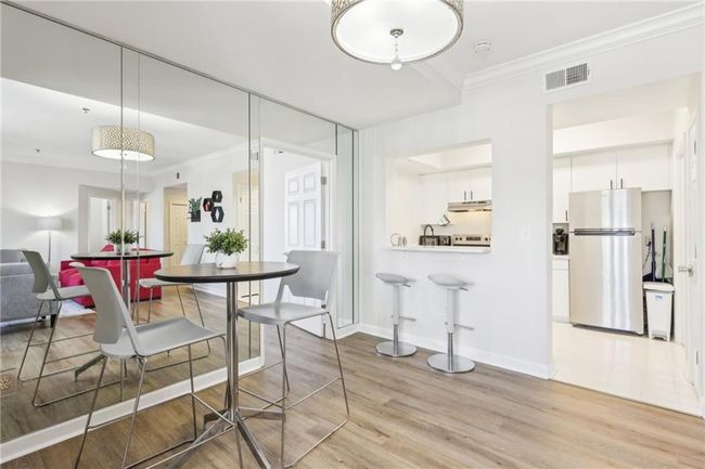 APT-405 - 2161 Peachtree Rd Ne, Condo with 2 bedrooms, 2 bathrooms and 1 parking in Atlanta GA | Image 12
