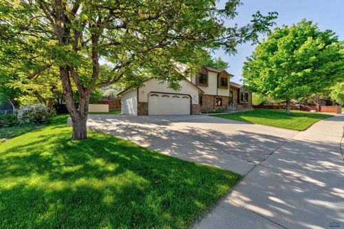 2708 Westgate Dr, Rapid City, SD, 57702-5194 | Card Image
