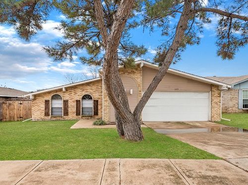 1305 Whittenburg Dr, Fort Worth, TX, 76134-3713 | Card Image