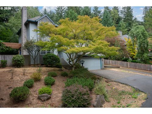 10585 Se Fairway Dr, Happy Valley, OR, 97086-2163 | Card Image