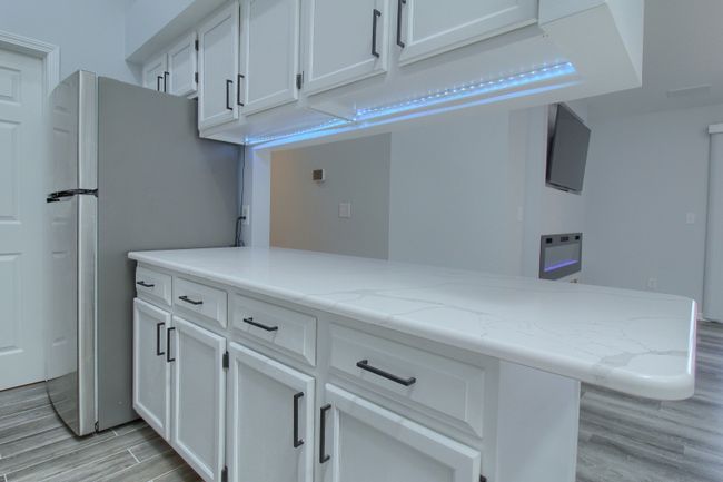 APT-182 - 1565 Harbour Blvd, Condo with 2 bedrooms, 2 bathrooms and null parking in Trenton MI | Image 14