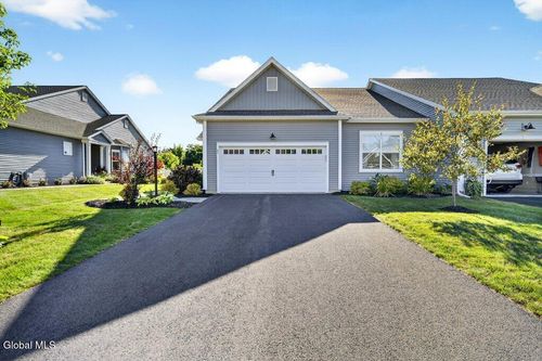 41 Wiggins Dr, Malta, NY, 12020-5305 | Card Image