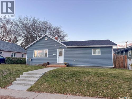 328 23rd St E, Prince Albert, SK, S6V1P7 | Card Image