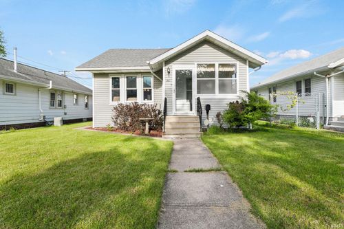 201 George St, Mishawaka, IN, 46544-2653 | Card Image