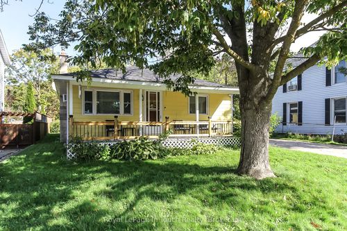27 Peel St, Penetanguishene, ON, L9M1A5 | Card Image