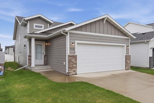 1520 67th Ave S, Fargo, ND, 58104-7959 | Card Image