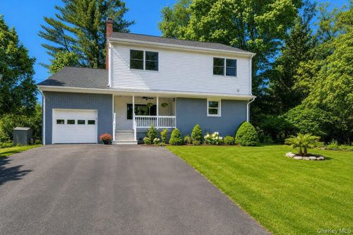 7 Rutledge Rd, Valhalla, NY, 10595-1227 | Card Image