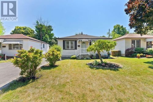 145 E 44th St, Hamilton, ON, L8T3H3 | Card Image