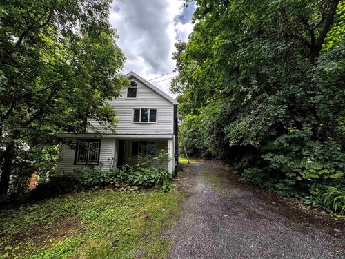 104 Short St, Bennington, VT, 05201-2458 | Card Image
