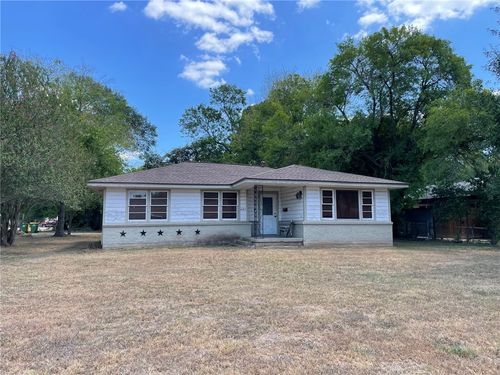 601 Anderson St, Hearne, TX, 77859-3211 | Card Image