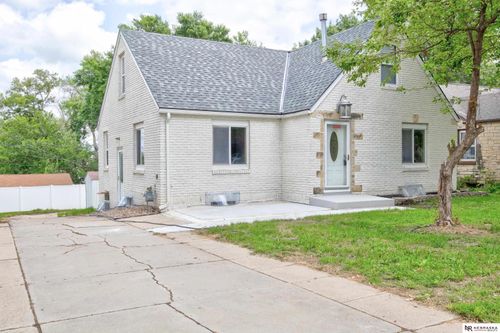 3300 S 48th St, Lincoln, NE, 68506-6438 | Card Image