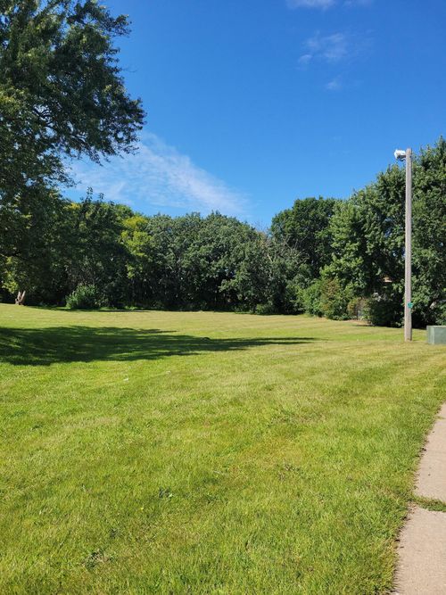 5980 83rd Pkwy N, Brooklyn Park, MN, 55443-2050 | Card Image